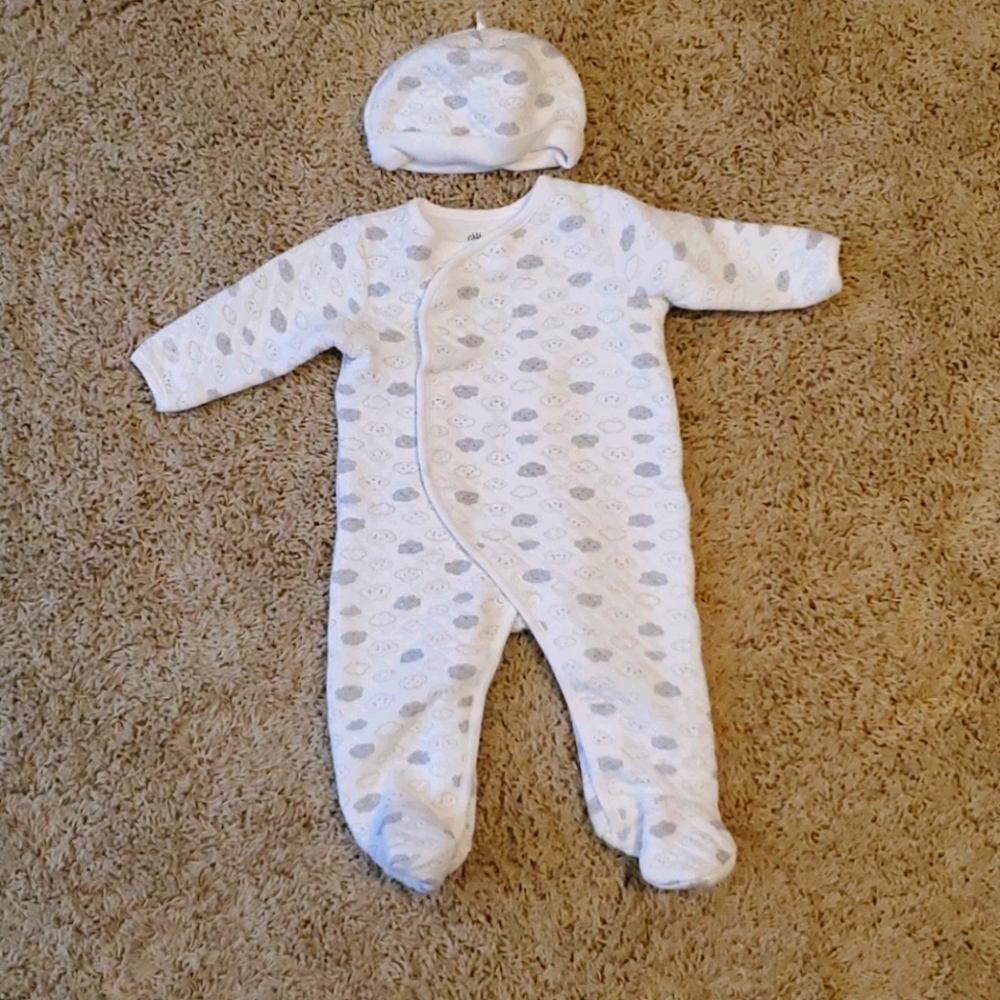 Quilted footed pajamas with matching hat